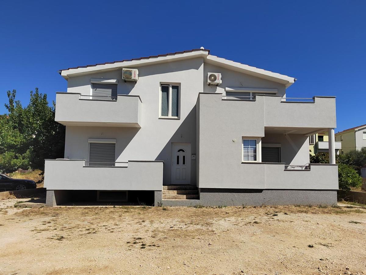 Apartment Iva Zara Esterno foto